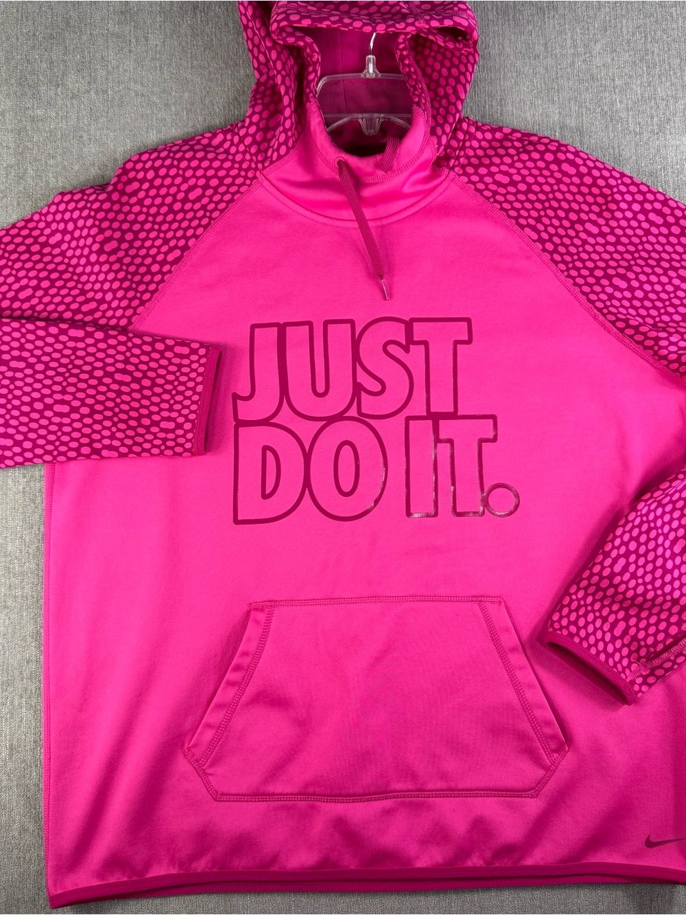 Nike Women’s Hot Pink XL ThermaFit Hooded Sweatshirt w/Patterned Raglan Sleeves